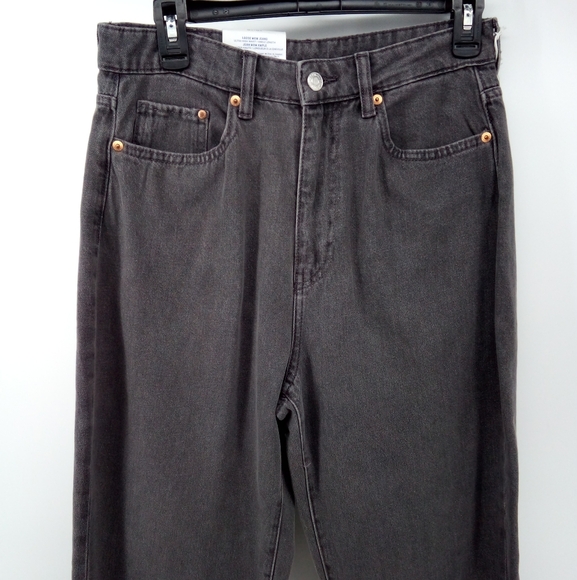 NWT H&M Ultra High Waist Ankle Length Loose Mom Jeans in Distressed Black 6 - Picture 7 of 11